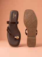 Mira (Glossy Toe-Ring Flat)
