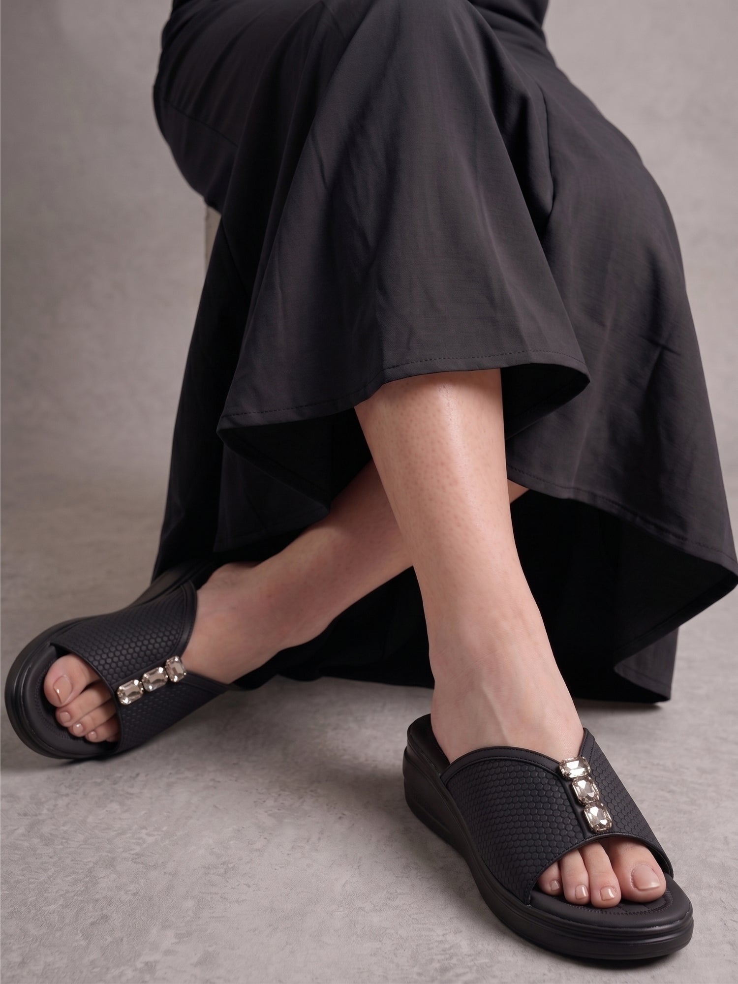 Sia (Embellished Comfort Flat Slide)